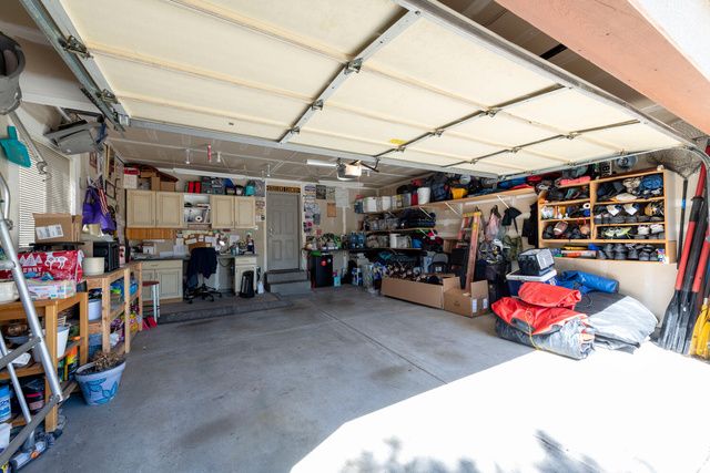 7490 SOUTHCREST CIR, Midvale, UT 84047