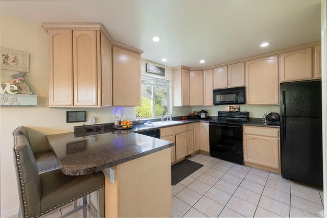 7490 SOUTHCREST CIR, Midvale, UT 84047