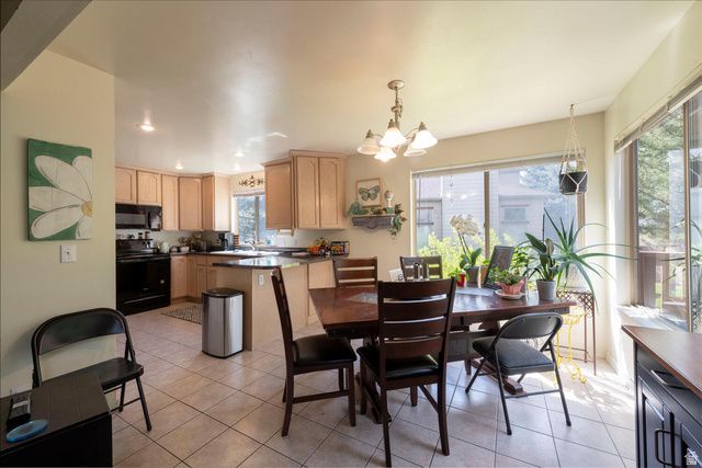 7490 SOUTHCREST CIR, Midvale, UT 84047