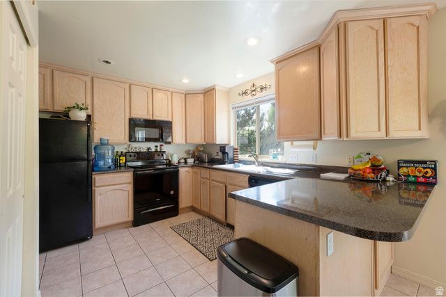 7490 SOUTHCREST CIR, Midvale, UT 84047