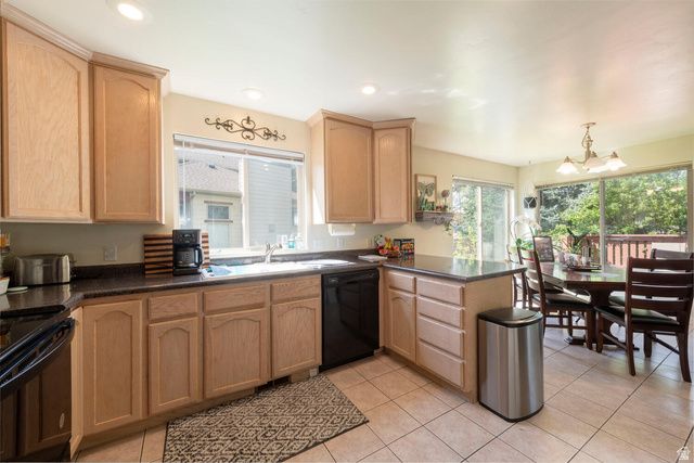 7490 SOUTHCREST CIR, Midvale, UT 84047