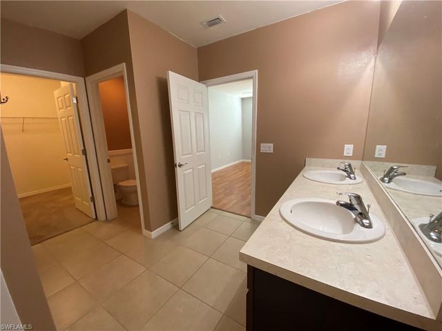 3425 Cancun CT, Cape Coral, FL 33909