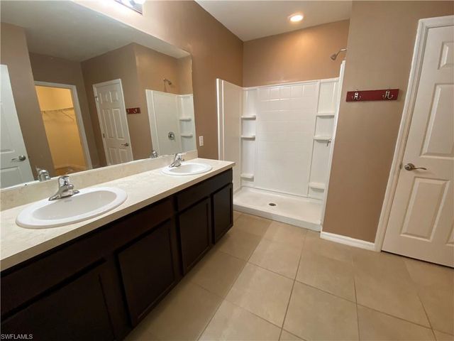 3425 Cancun CT, Cape Coral, FL 33909