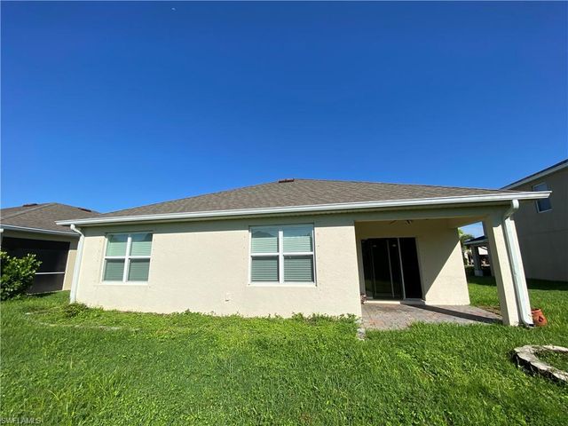 3425 Cancun CT, Cape Coral, FL 33909