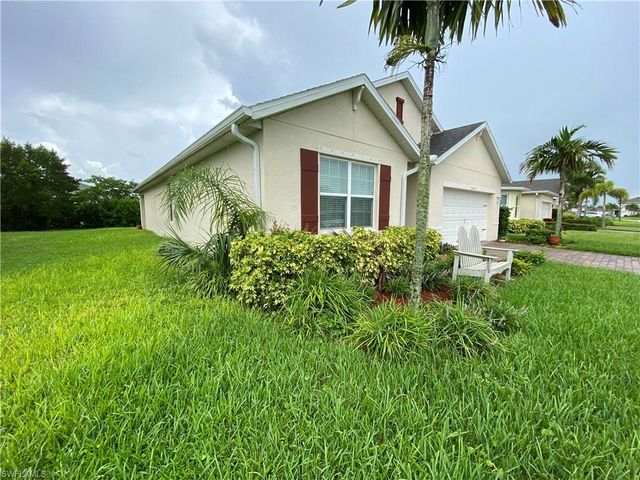 3425 Cancun CT, Cape Coral, FL 33909