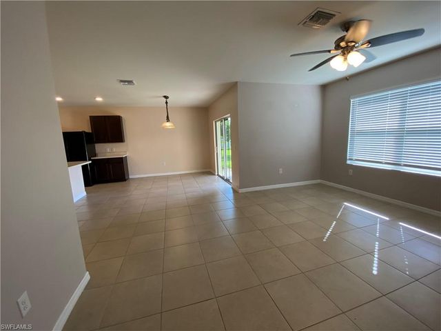 3425 Cancun CT, Cape Coral, FL 33909