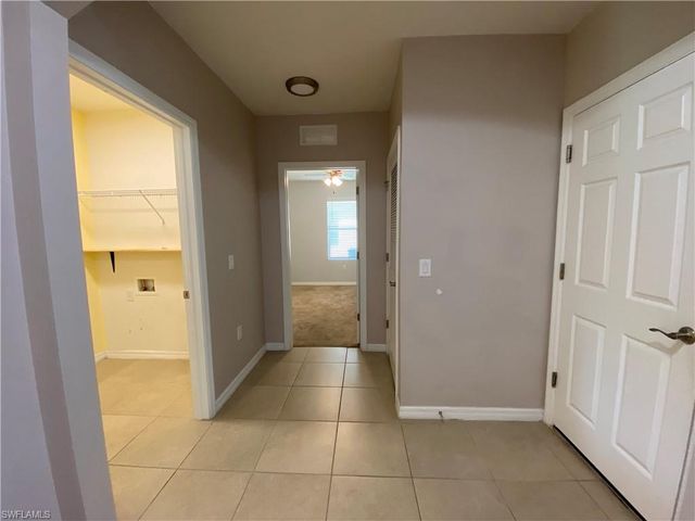 3425 Cancun CT, Cape Coral, FL 33909