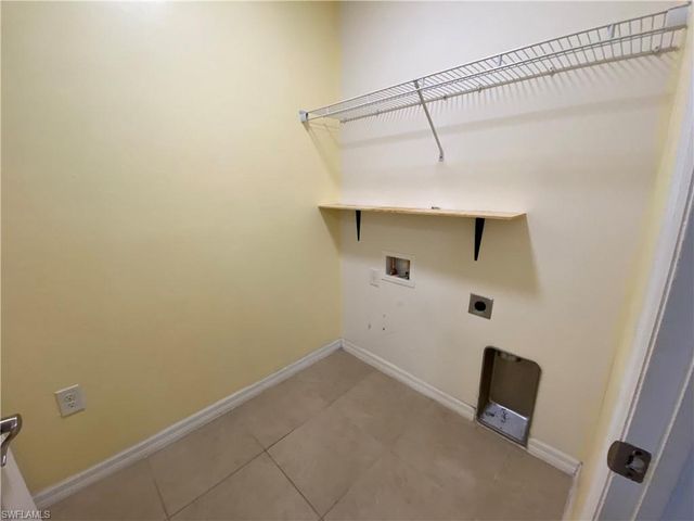 3425 Cancun CT, Cape Coral, FL 33909