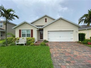 3425 Cancun CT, Cape Coral, FL 33909