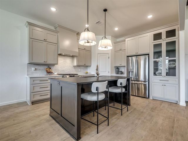 8108 Goldfinch Drive, Guthrie, OK 73044