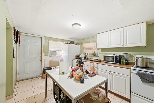 700 SW 8th Street, Pompano Beach, FL 33060