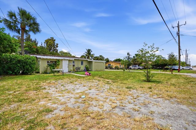 700 SW 8th Street, Pompano Beach, FL 33060