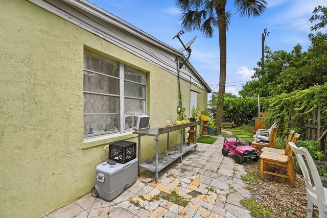 700 SW 8th Street, Pompano Beach, FL 33060