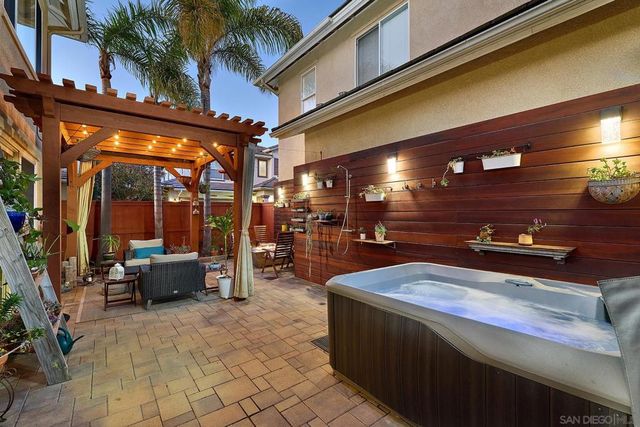 7354 Escallonia Ct, Carlsbad, CA 92011