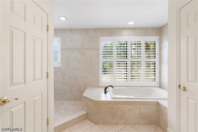5731 Cypress Hollow WAY, Naples, FL 34109