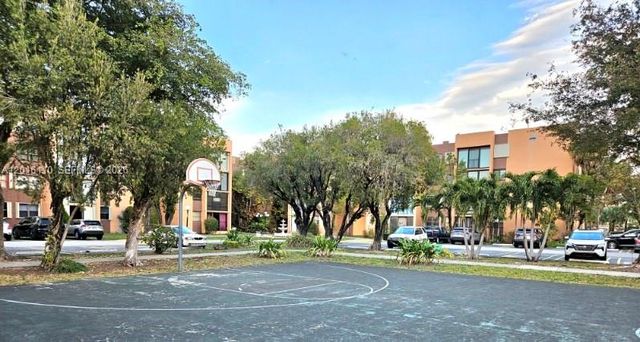 9420 W Flagler St 103, Miami, FL 33174