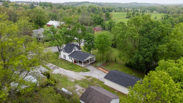 901 W Church Street, Ozark, MO 65721