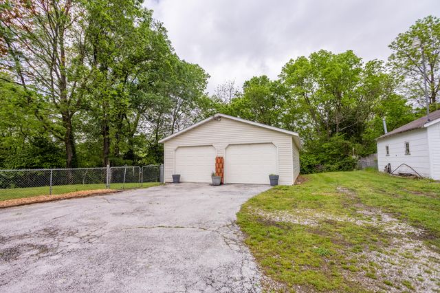 901 W Church Street, Ozark, MO 65721