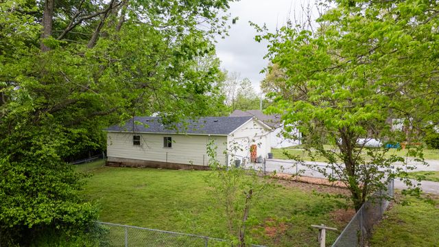 901 W Church Street, Ozark, MO 65721