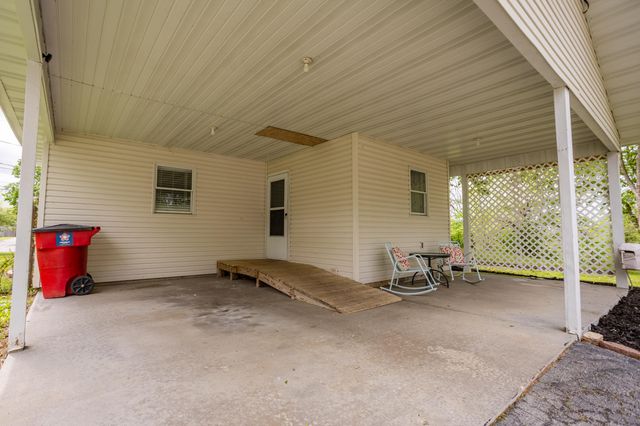 901 W Church Street, Ozark, MO 65721