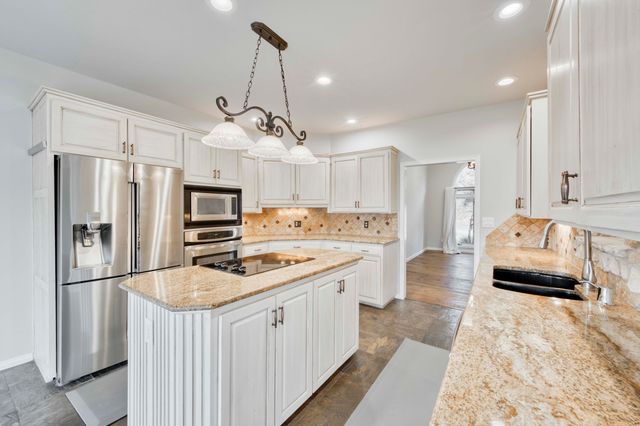 4778 S Bellhurst Avenue, Springfield, MO 65804