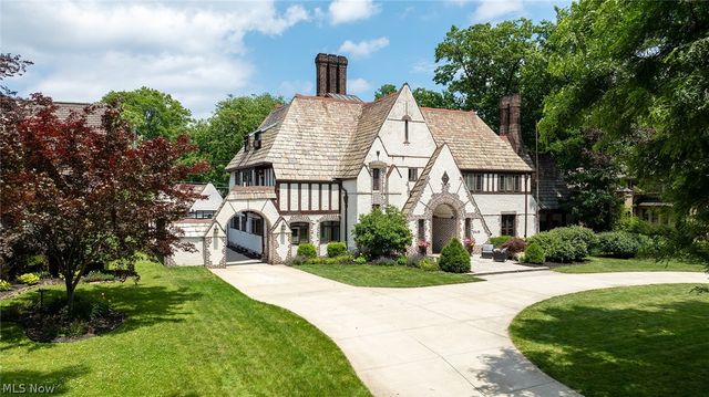 10416 Lake Avenue, Cleveland, OH 44102