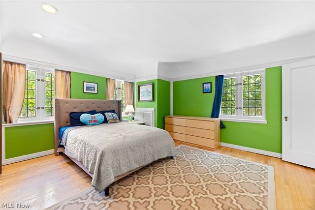 10416 Lake Avenue, Cleveland, OH 44102