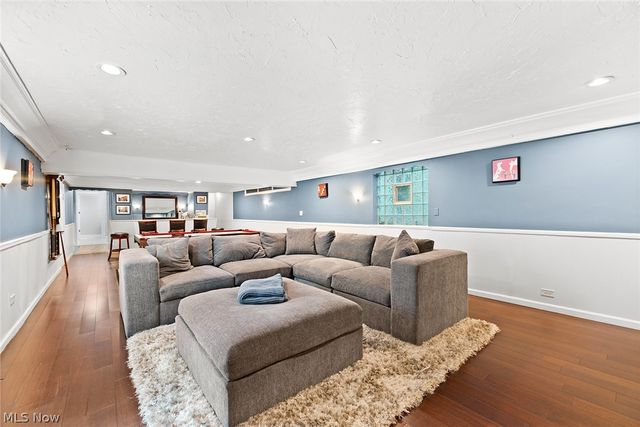 10416 Lake Avenue, Cleveland, OH 44102