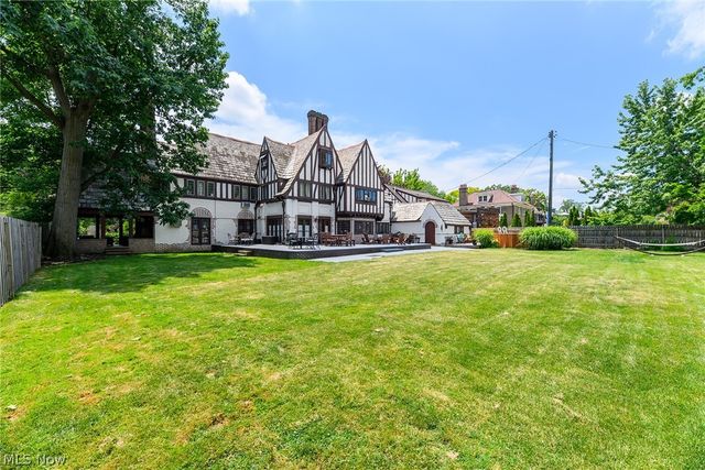 10416 Lake Avenue, Cleveland, OH 44102