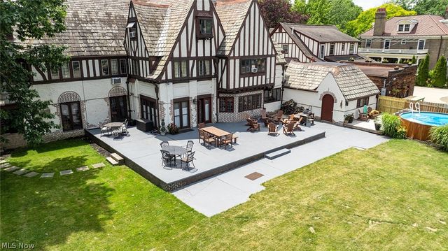10416 Lake Avenue, Cleveland, OH 44102