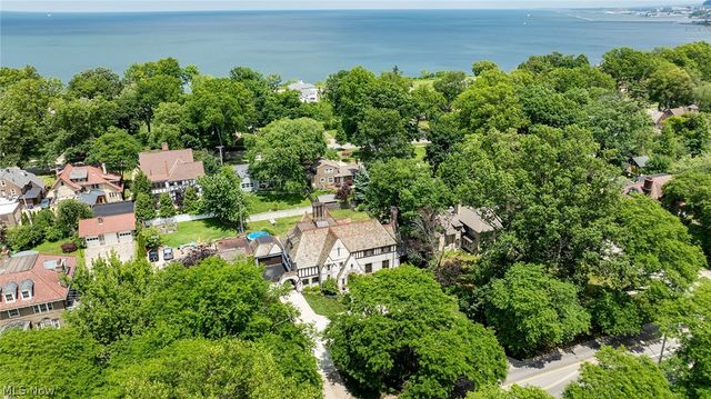10416 Lake Avenue, Cleveland, OH 44102