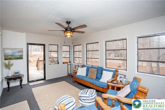 8 Mallard Court, Clifton Twp, PA 18424