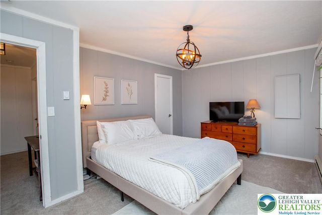 8 Mallard Court, Clifton Twp, PA 18424