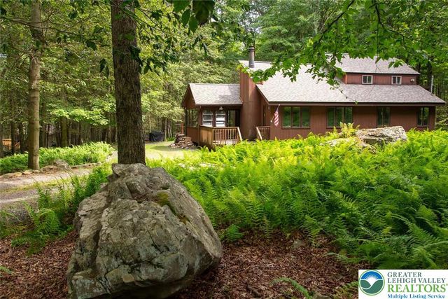 8 Mallard Court, Clifton Twp, PA 18424
