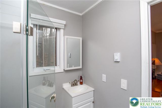 8 Mallard Court, Clifton Twp, PA 18424