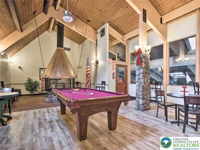 8 Mallard Court, Clifton Twp, PA 18424