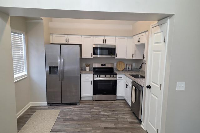 2004 Lassiter Dr, Goodlettsville, TN 37072