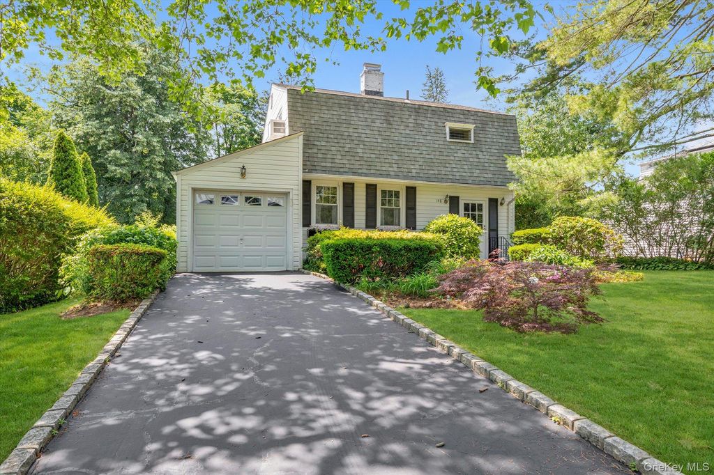 148 Princeton Street, Roslyn Heights, NY 11577