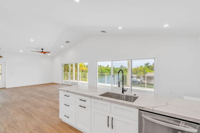 230 Biscayne Boulevard, Lower Matecumbe, FL 33036