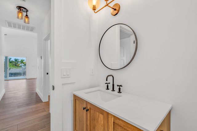 230 Biscayne Boulevard, Lower Matecumbe, FL 33036