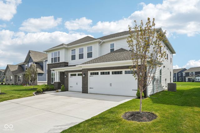 9091 Drakeswood Avenue, Mccordsville, IN 46055