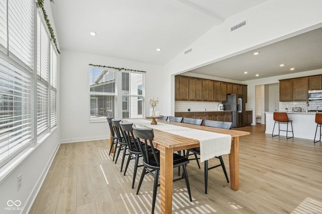 9091 Drakeswood Avenue, Mccordsville, IN 46055