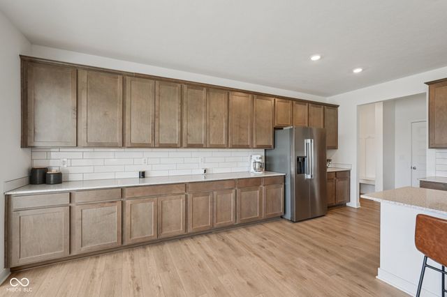 9091 Drakeswood Avenue, Mccordsville, IN 46055