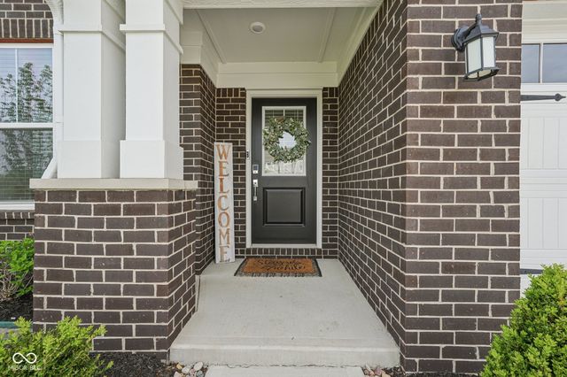 9091 Drakeswood Avenue, Mccordsville, IN 46055