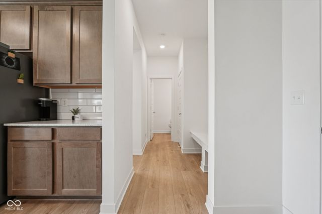 9091 Drakeswood Avenue, Mccordsville, IN 46055