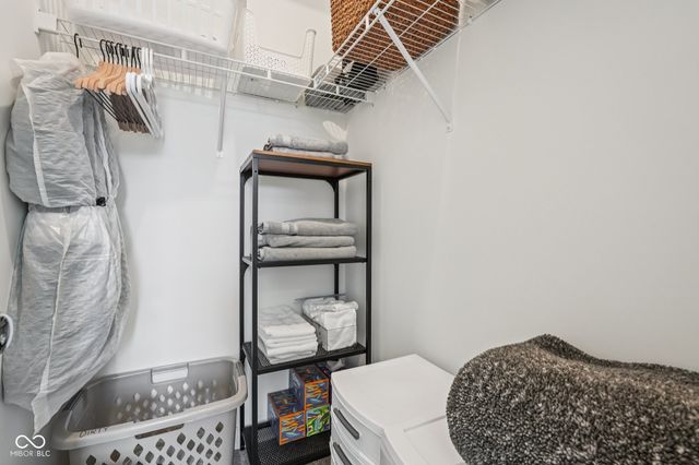 9091 Drakeswood Avenue, Mccordsville, IN 46055