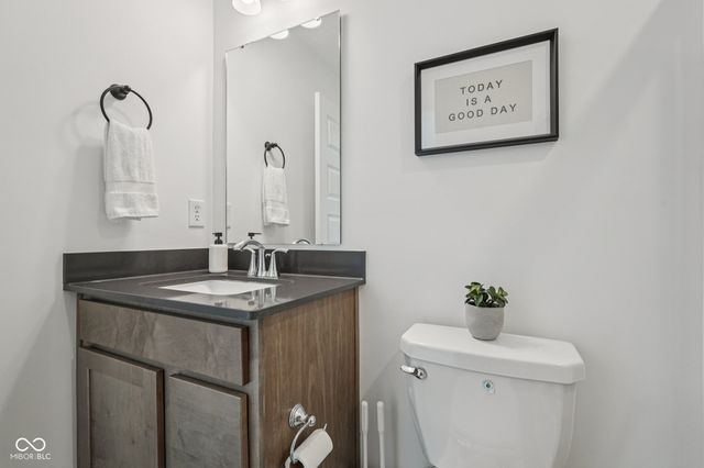 9091 Drakeswood Avenue, Mccordsville, IN 46055