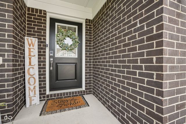 9091 Drakeswood Avenue, Mccordsville, IN 46055