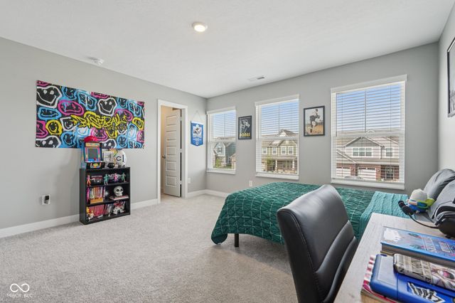 9091 Drakeswood Avenue, Mccordsville, IN 46055