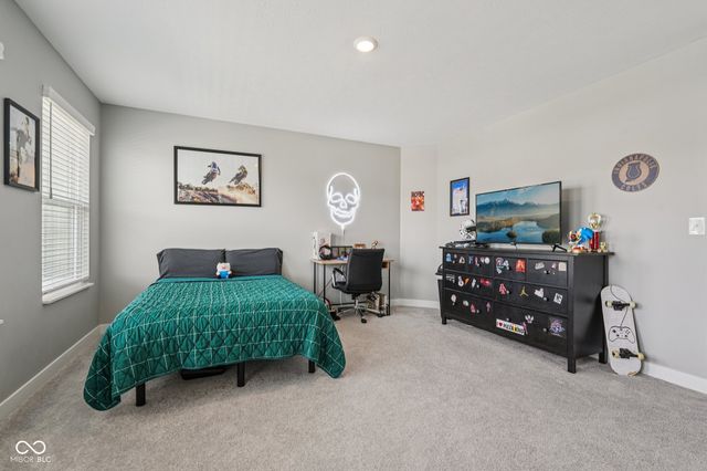 9091 Drakeswood Avenue, Mccordsville, IN 46055